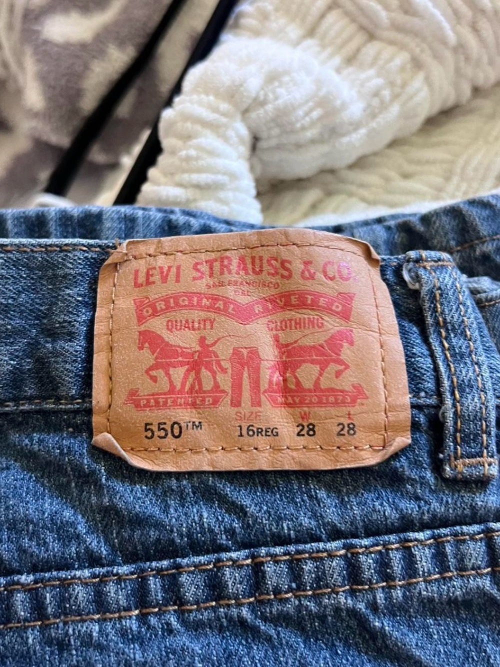 Levi's 550 Relaxed Fit Jeans in Blue with Tan Patch